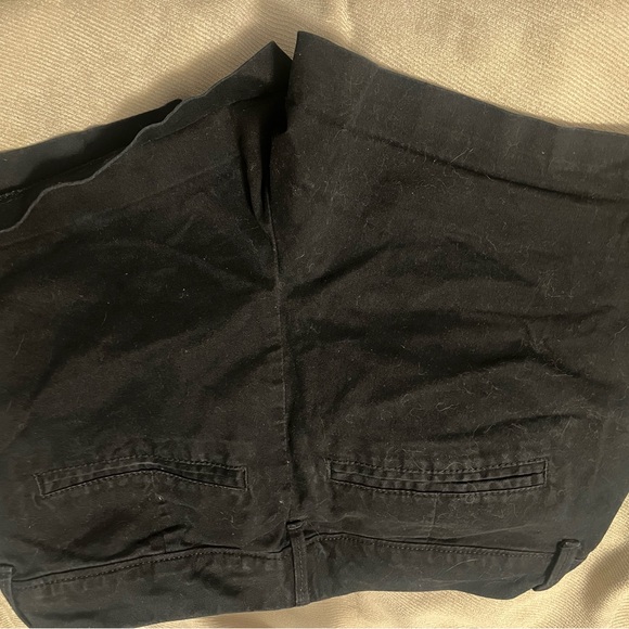Old Navy Classic Black Shorts - Picture 4 of 4
